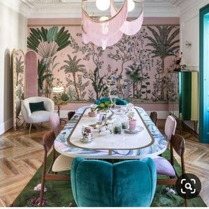 Meet your Posher, Chrissy